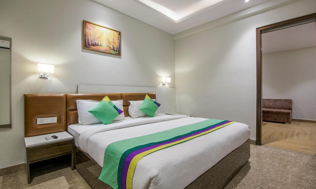 Treebo Swastika Premium Hotel Noida Luaran gambar