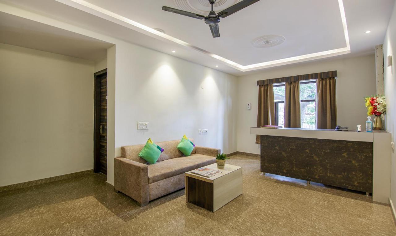 Treebo Swastika Premium Hotel Noida Luaran gambar